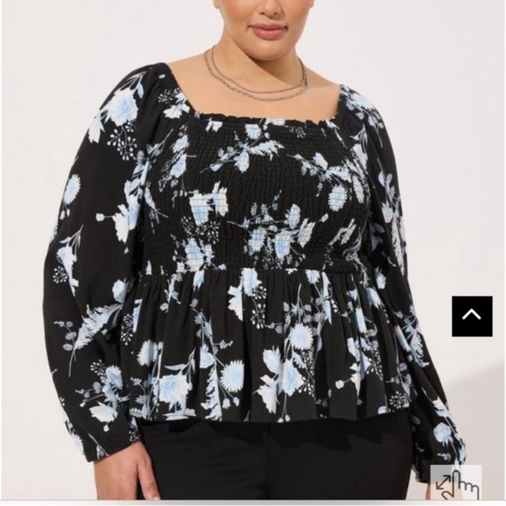 Torrid NWT Rayon Slub Smocked Bodice Floral Long Sleeve Crop Blouse, Size 12 - Picture 4 of 11